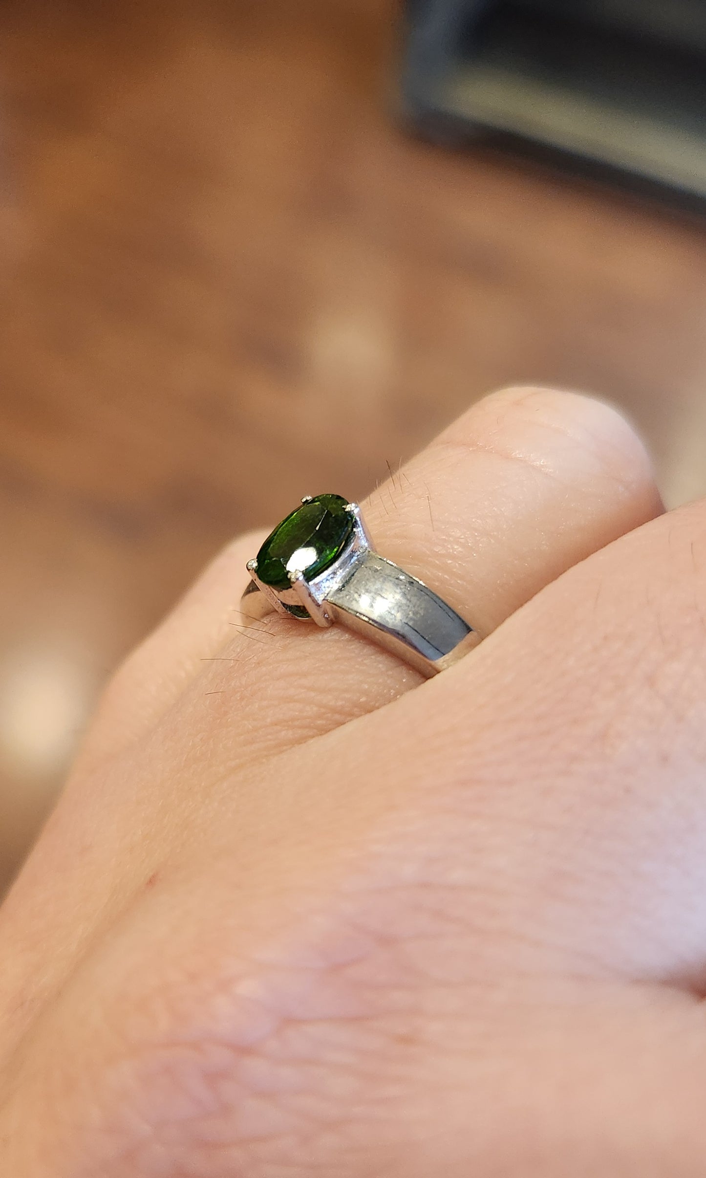 Sterling silver oval chrome diopside ring