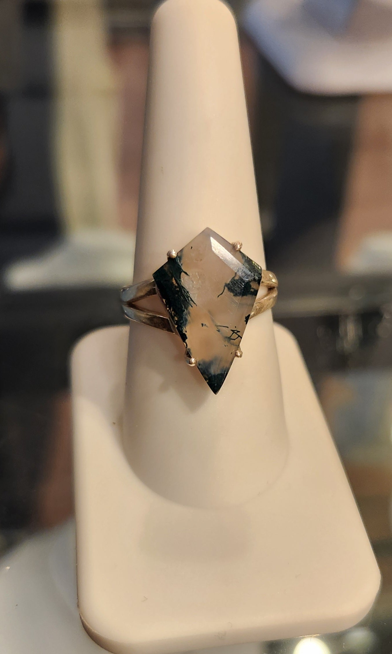 Sterling silver kite-shaped moss agate ring