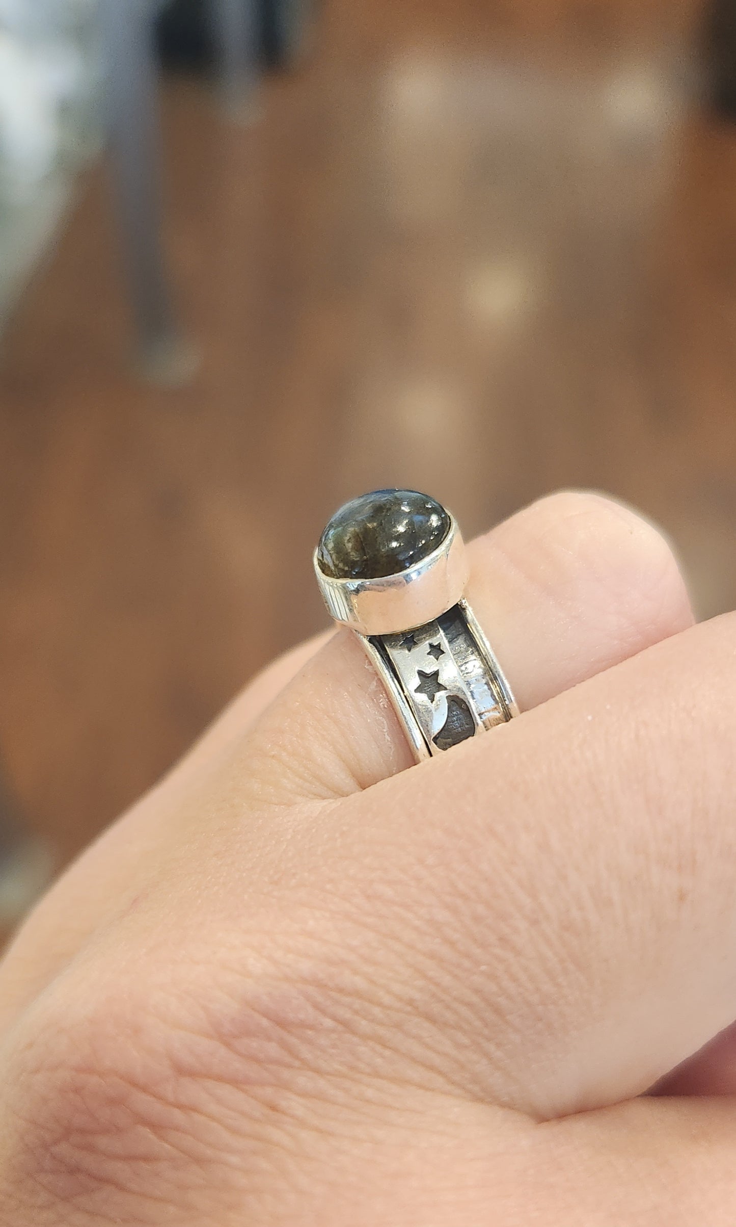 Sterling silver labradorite moon and star spinner ring