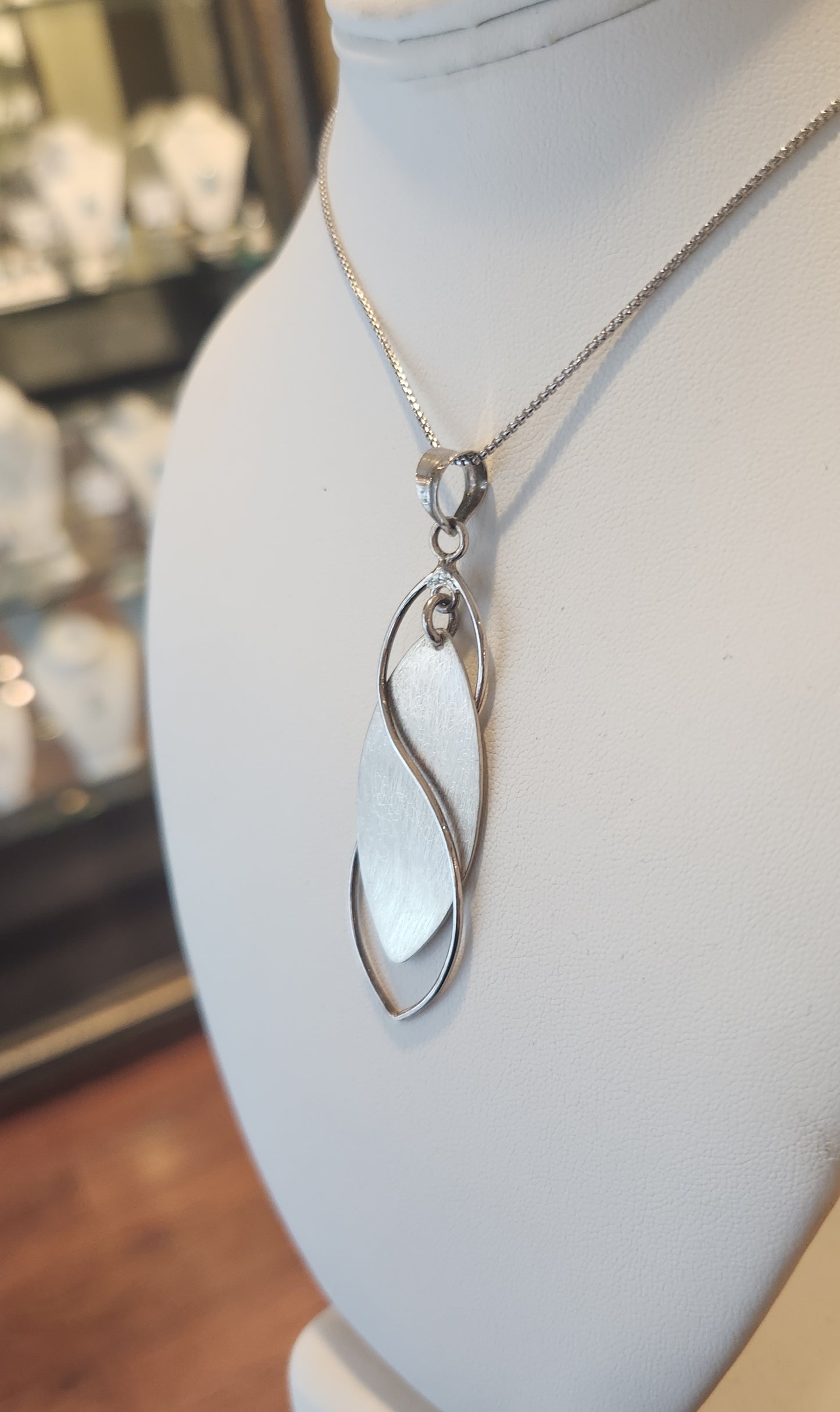 Sterling silver "S-shaped" pendant