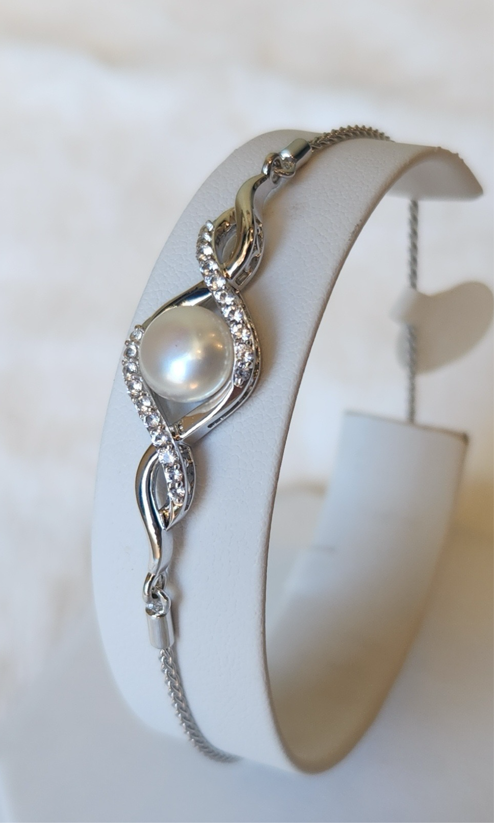 Sterling silver pearl and white sapphire bolo bracelet