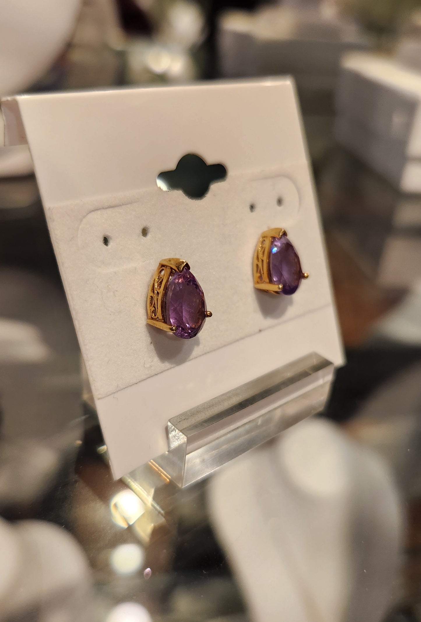 10k yellow gold pear-shaped amethyst studs