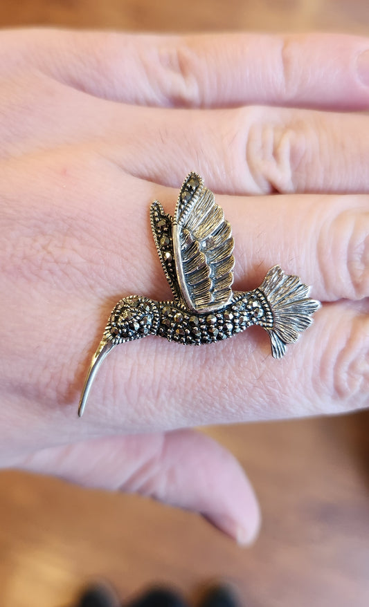 Sterling silver hummingbird and marcasite estate brooch