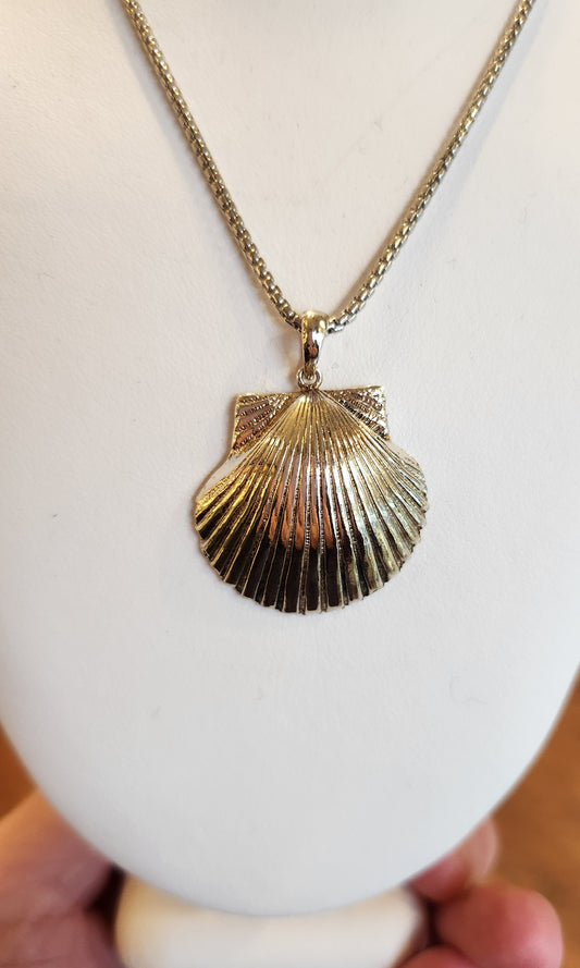 Sterling silver seashell pendant