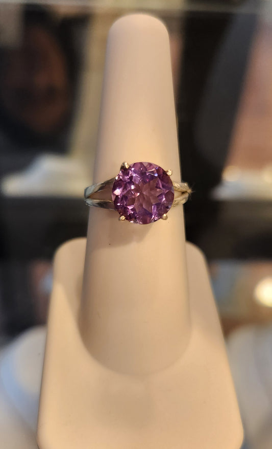 Sterling silver round amethyst ring
