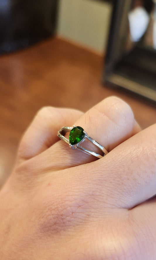 Sterling silver ring with pear-shaped chrome diopside