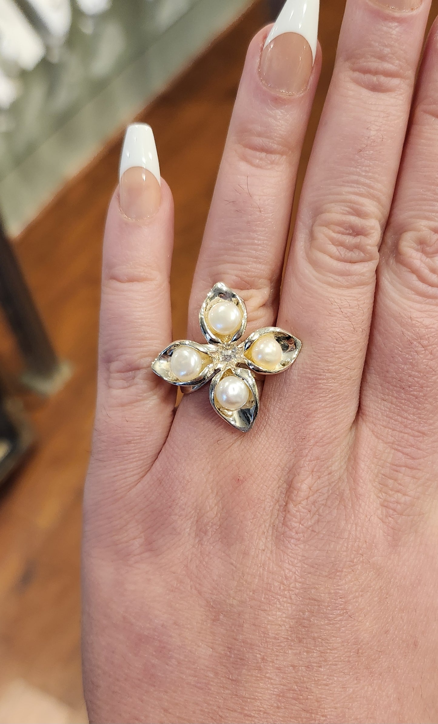 Sterling silver pearl flower ring