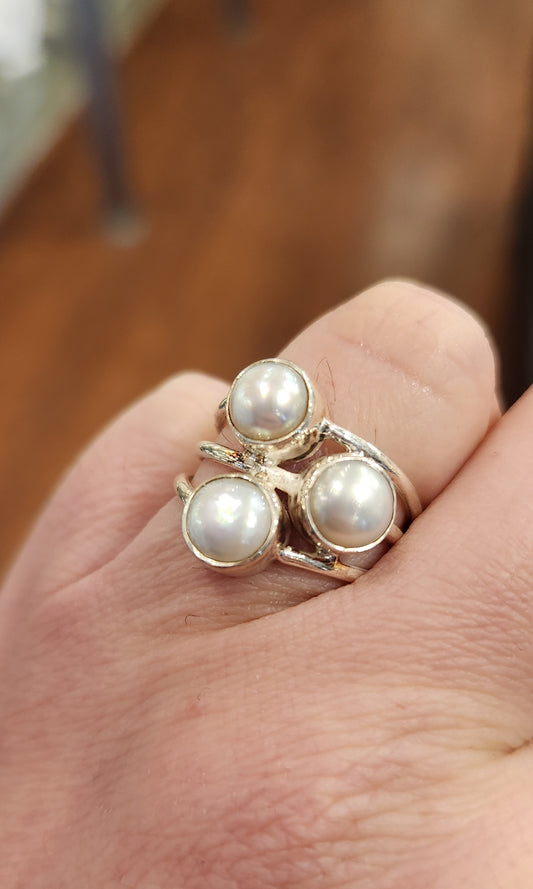 Sterling silver multi-stone pearl ring