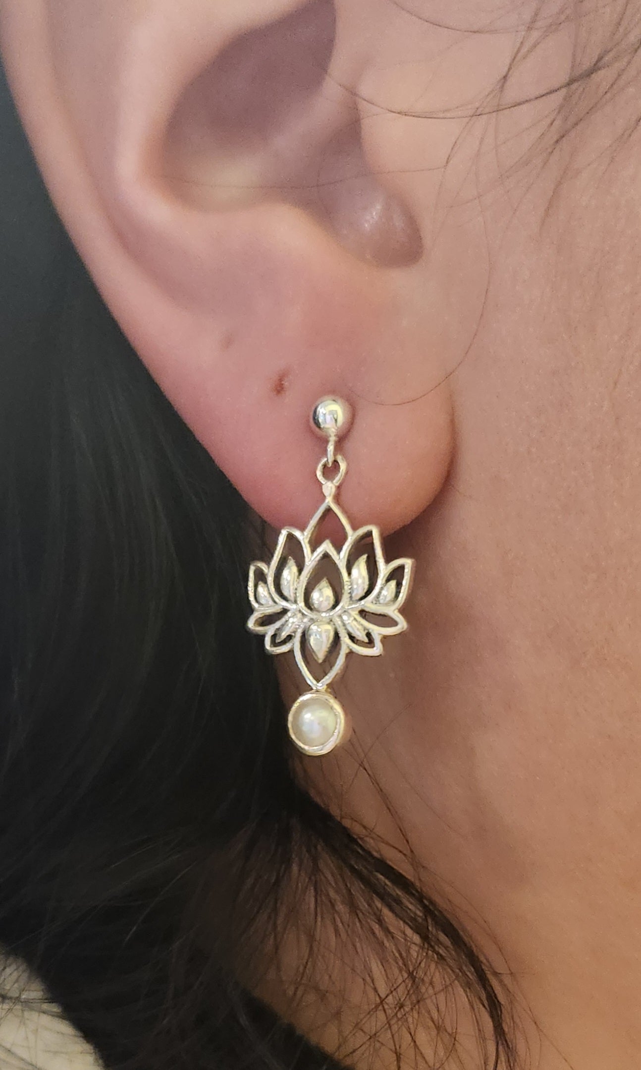 Sterling silver dangle lotus pearl earrings