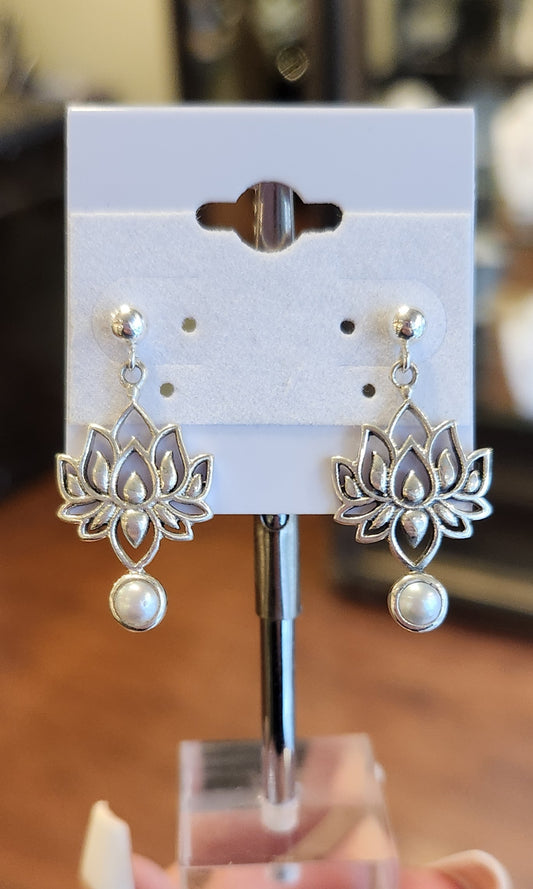 Sterling silver dangle lotus pearl earrings