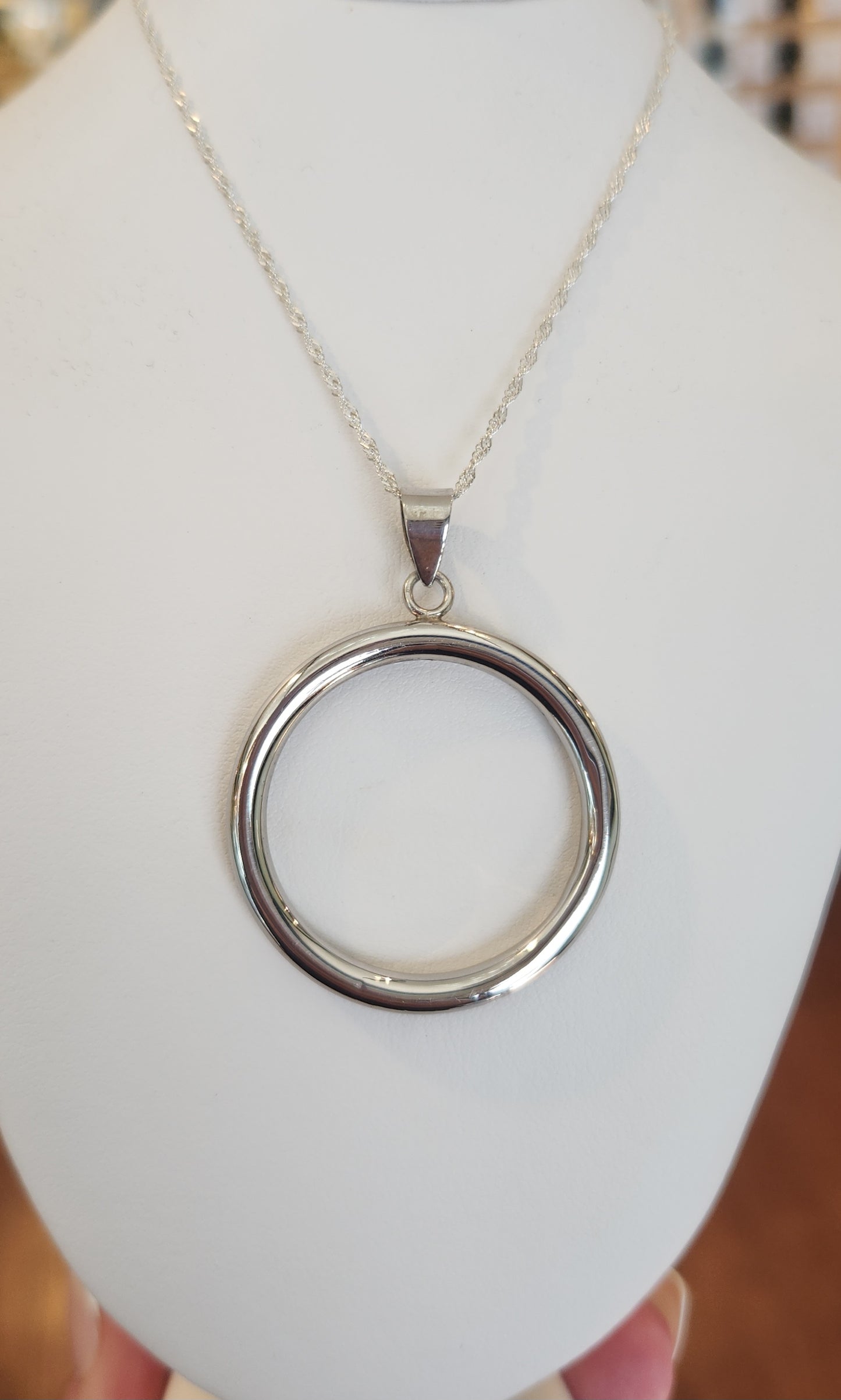 Sterling silver circle fashion pendant