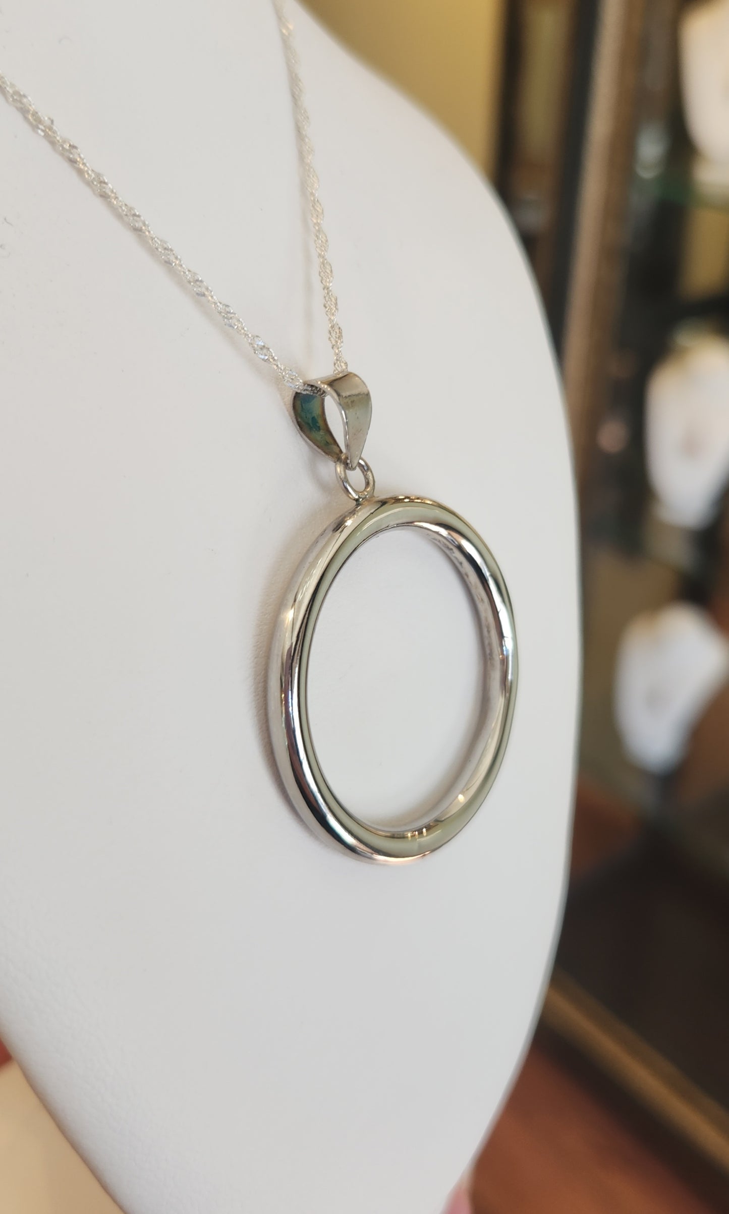 Sterling silver circle fashion pendant