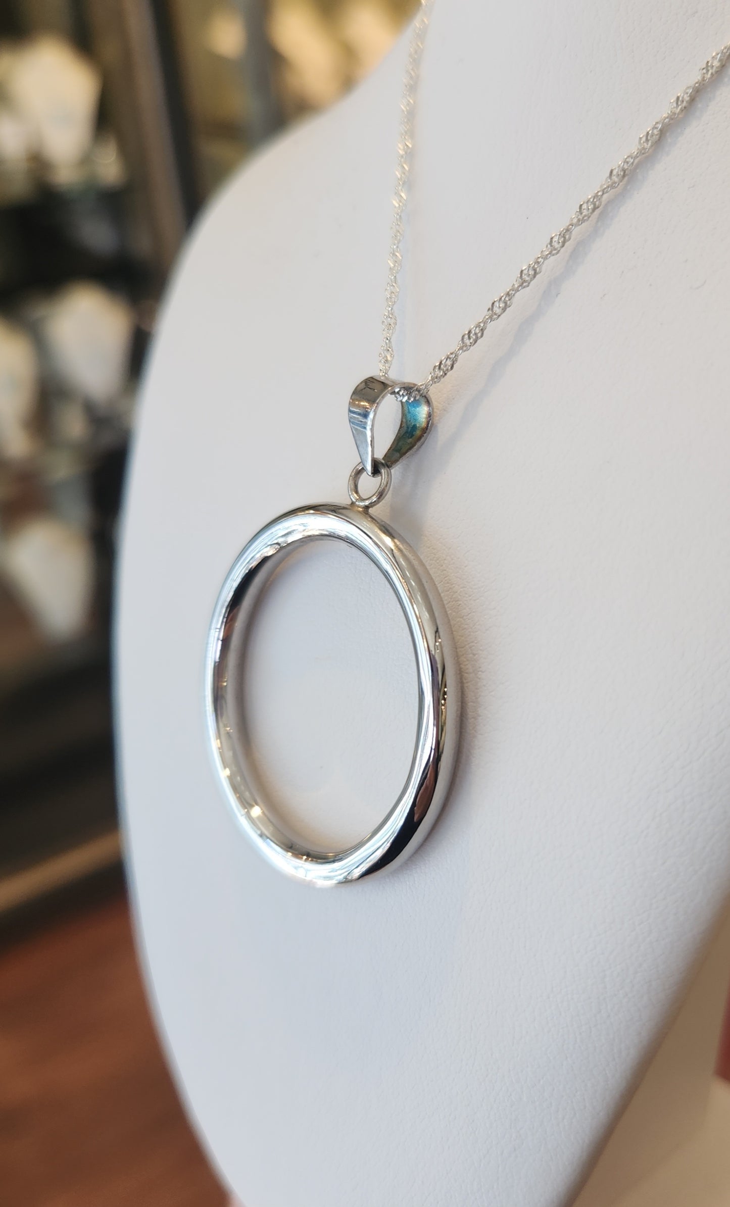 Sterling silver circle fashion pendant