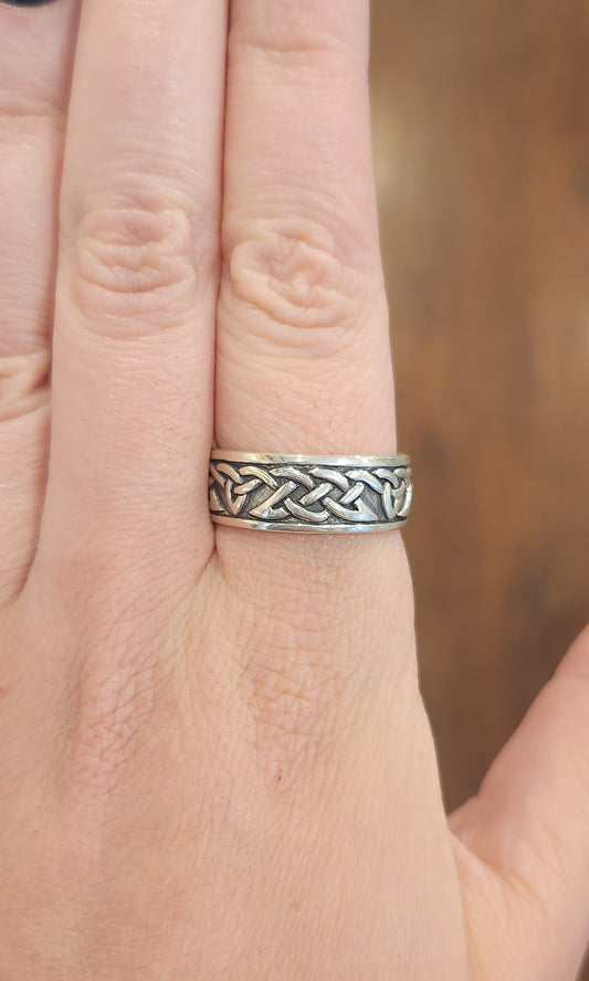 Sterling silver celtic knotwork eternal symbolism ring band