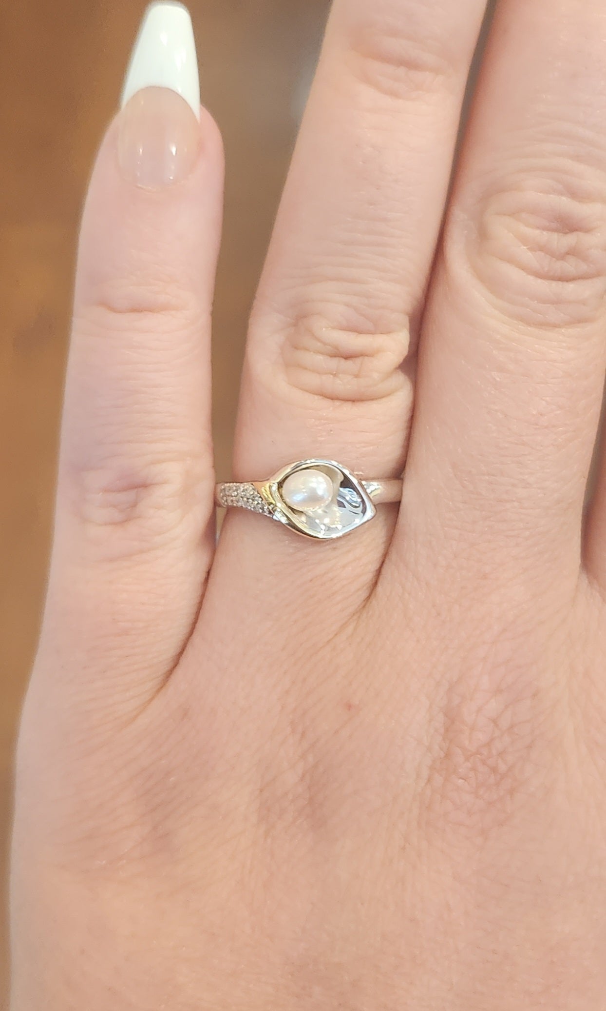 Sterling silver pearl ring with gold accent