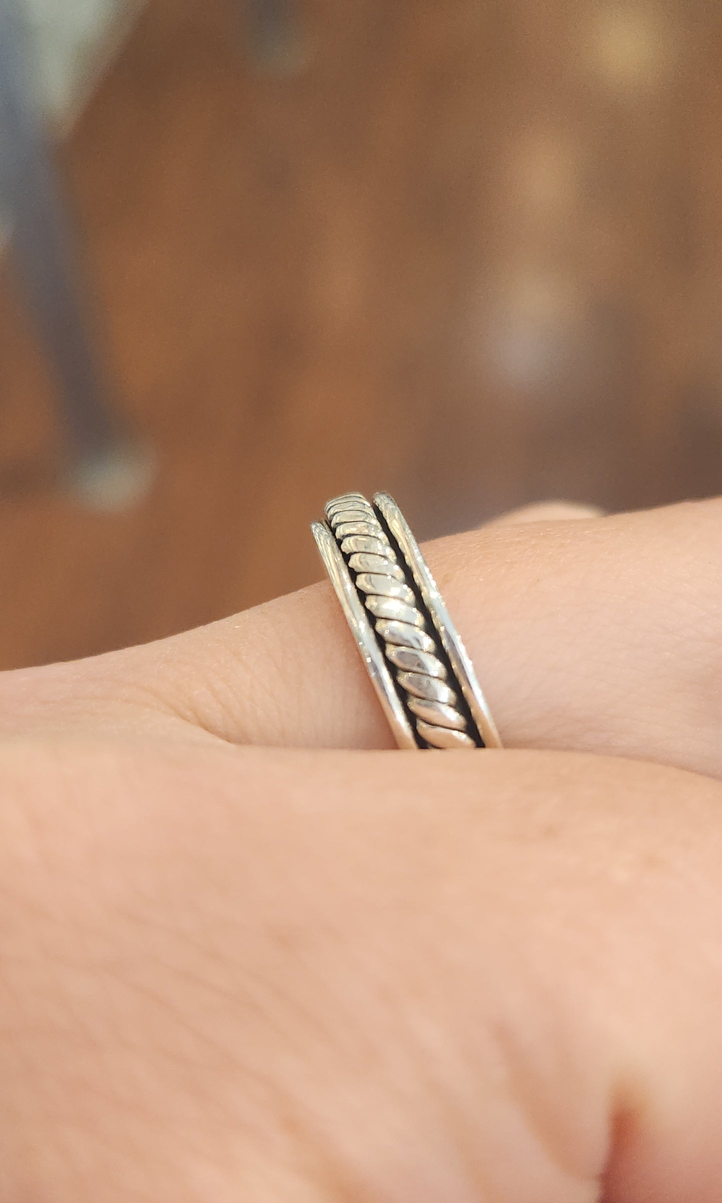 Sterling silver twist band spinner ring