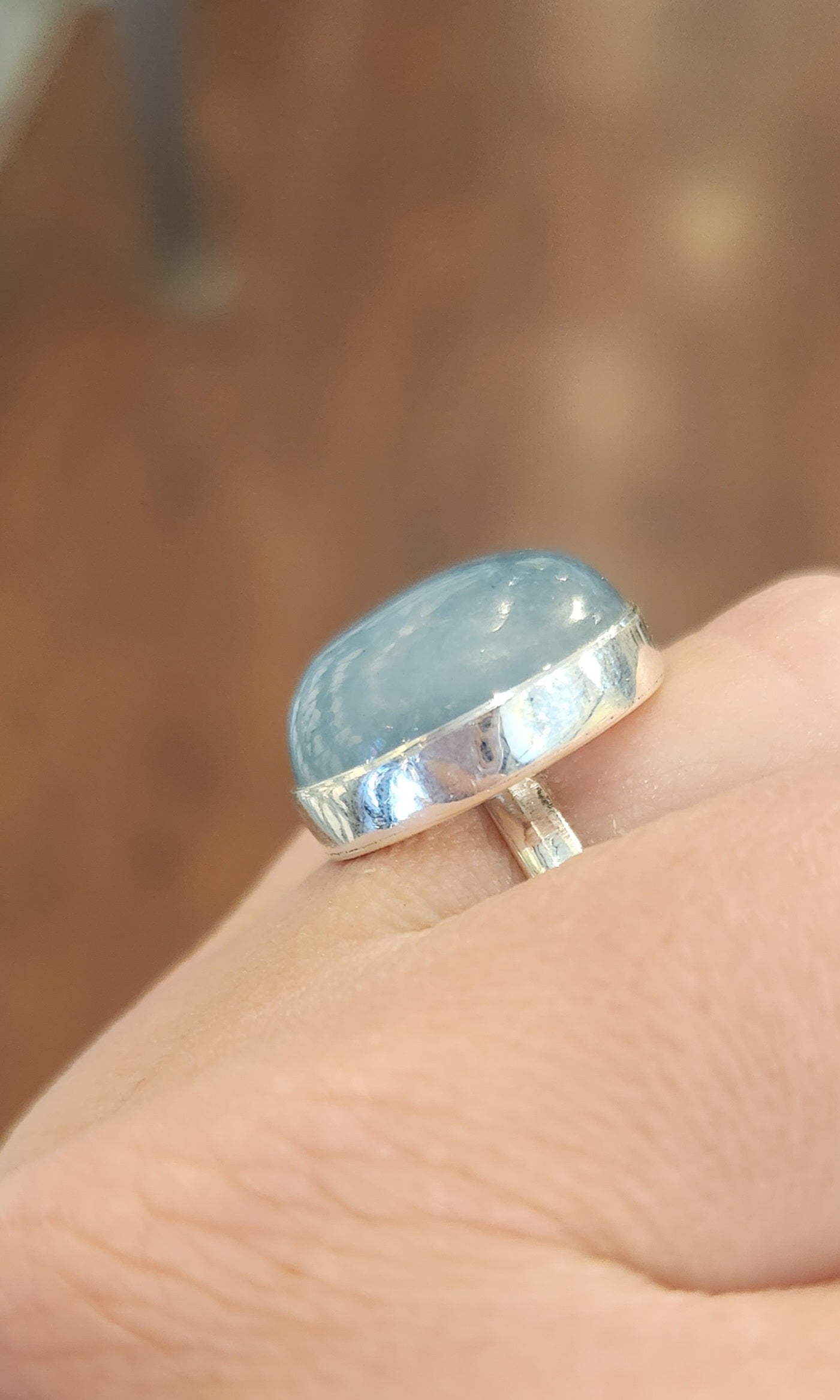 Sterling silver round-shaped aquamarine cabochon ring