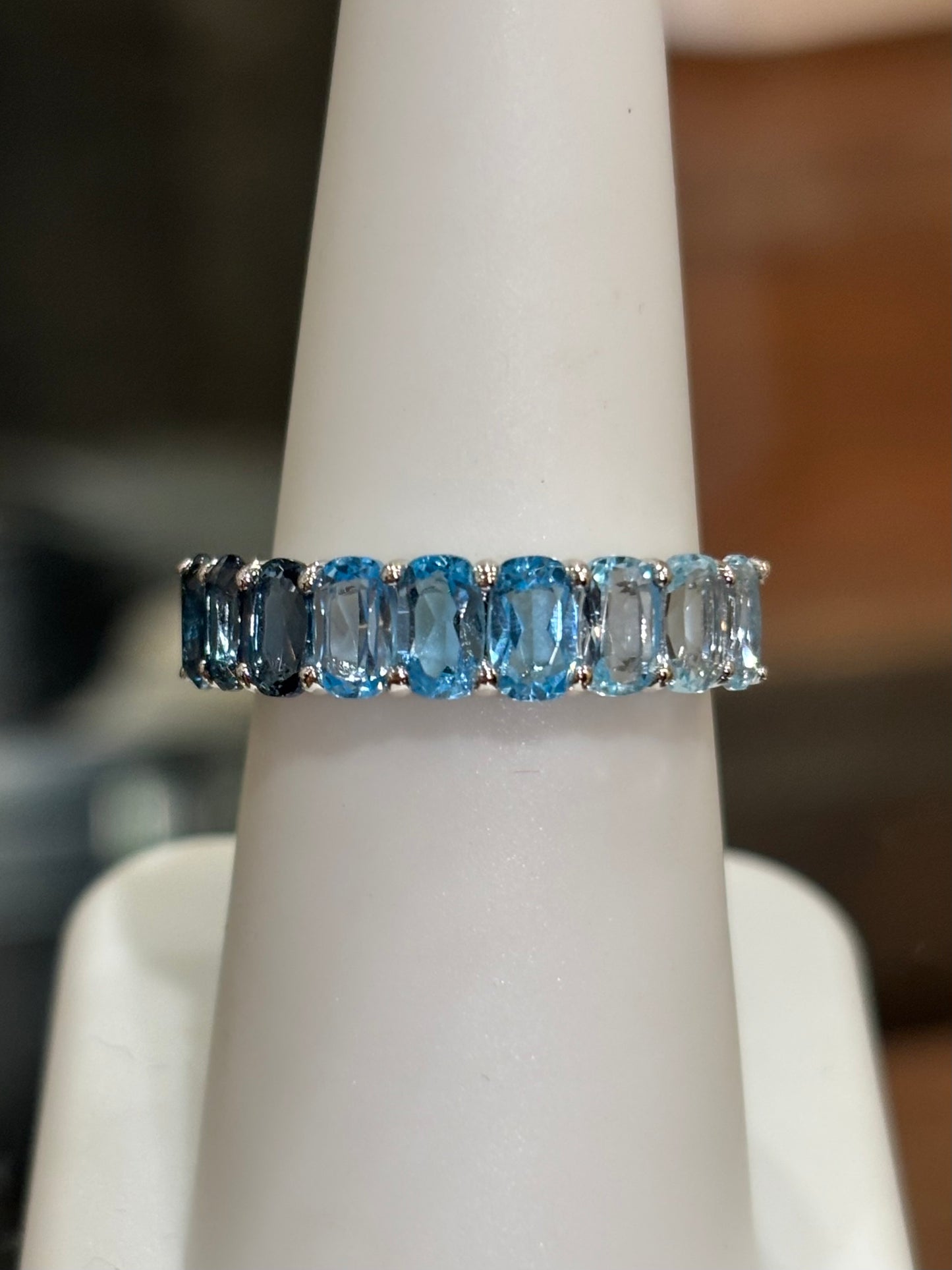 Sterling silver blue topaz gradient ring