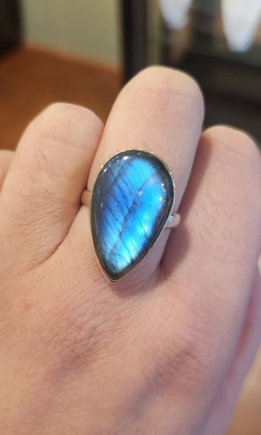 Sterling silver blue flash labradorite ring