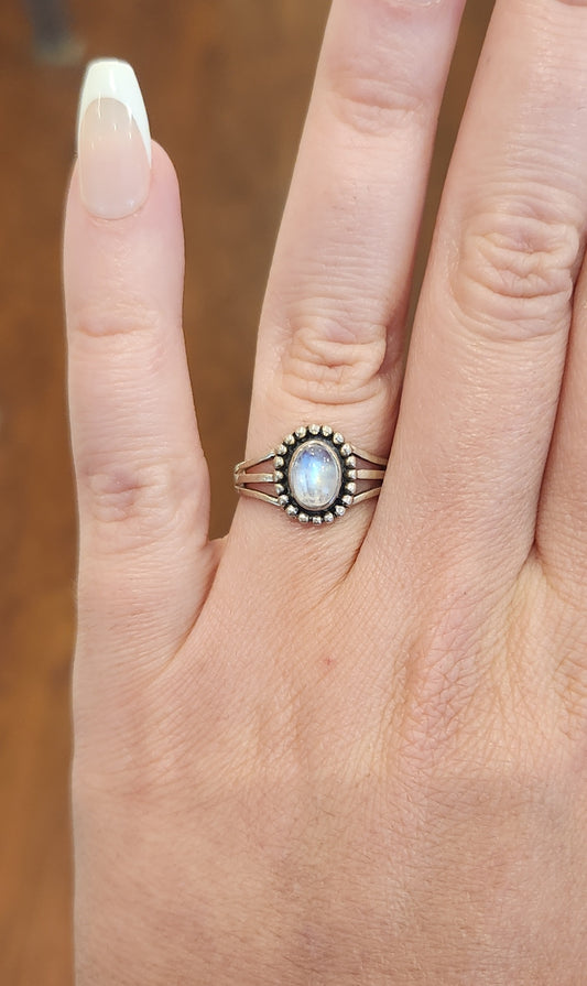 Sterling silver oval rainbow moonstone fashion ring