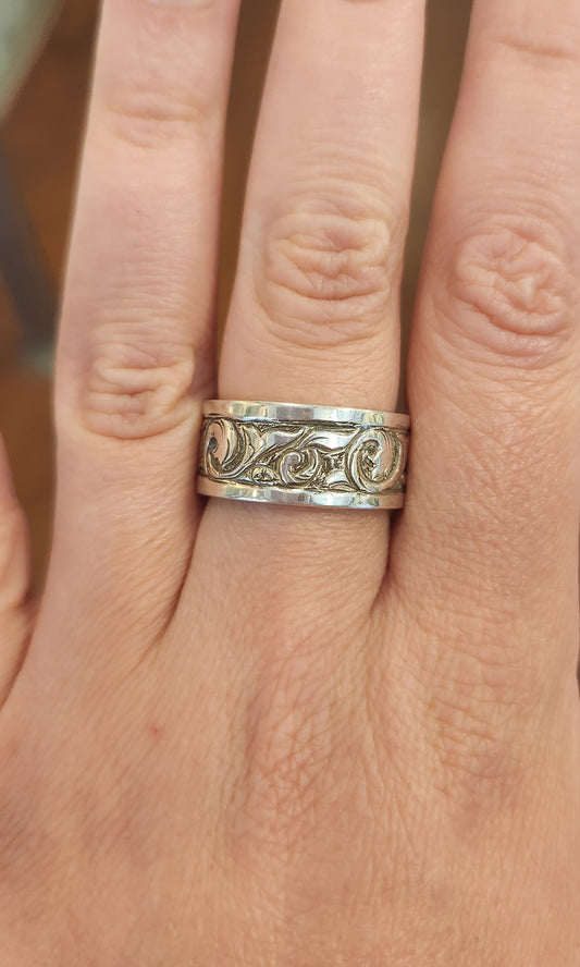 Sterling silver hand-engraved scroll work ring band