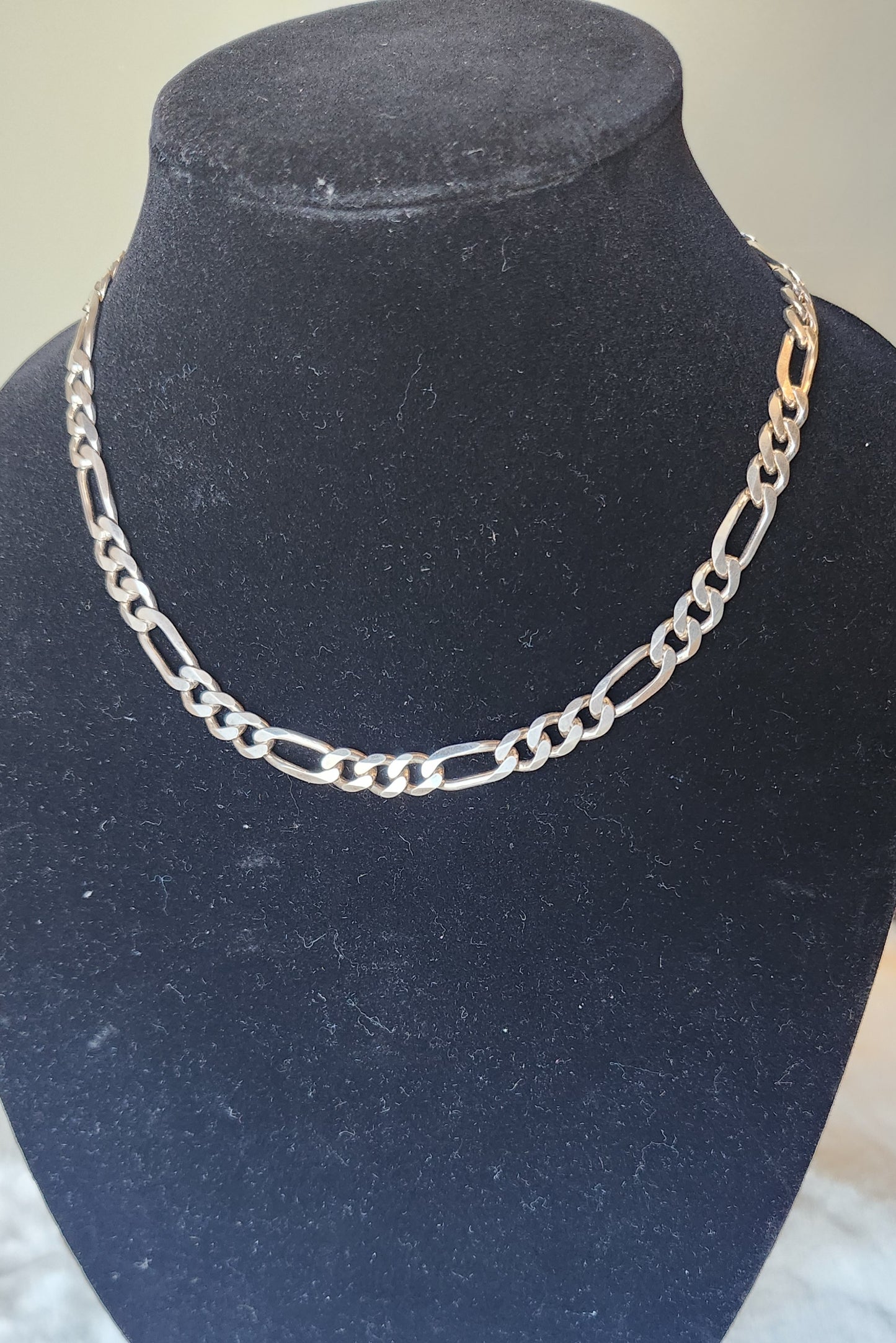 Sterling silver 8mm 18" figaro chain