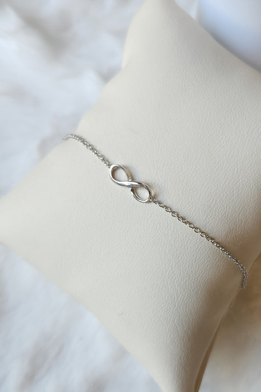 Sterling silver dainty infinity bracelet