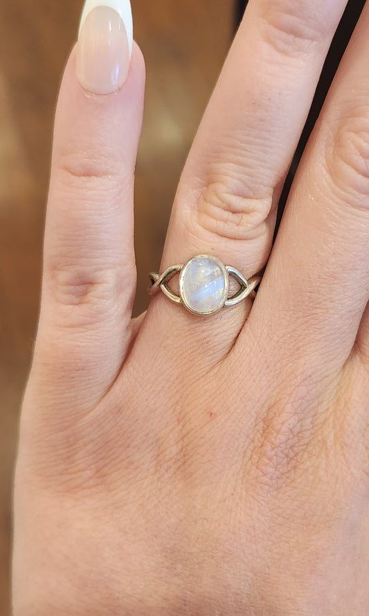 Sterling silver rainbow moonstone ring with twisted band