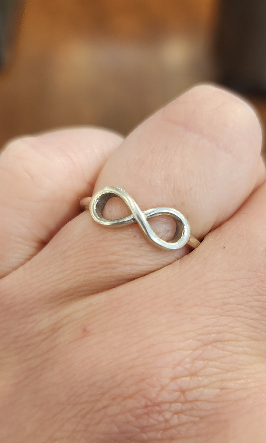 Sterling silver simple infinity ring